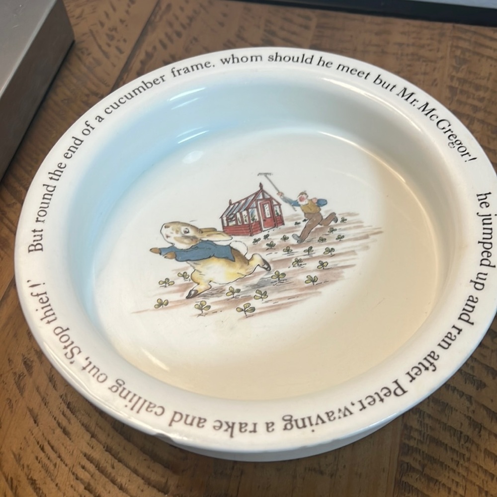 Wedgwood Of Etruria & Barlaston Peter Rabbit Bowl